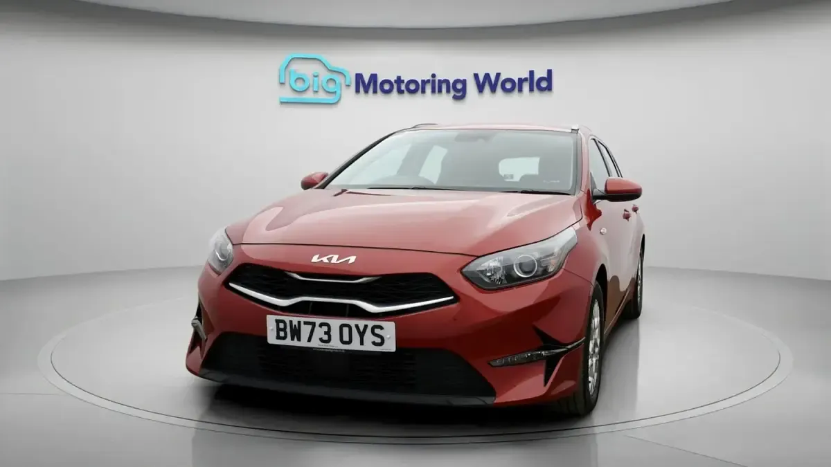 Usado Kia Ceed 2024 Vermelho Citadino