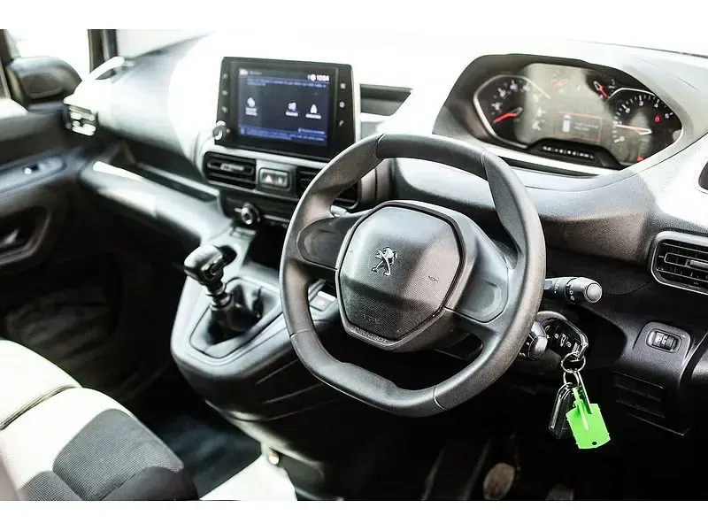 Used Peugeot Partner Premium 131 HP (96 kW) 2024 Grey MPV