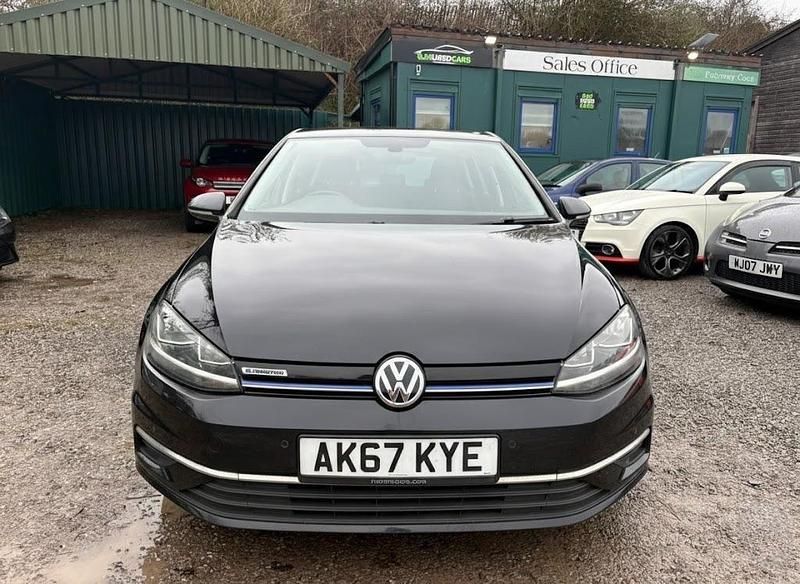 Used VW Golf VII SE 130 HP (95 kW) 2017 Black Hatchback