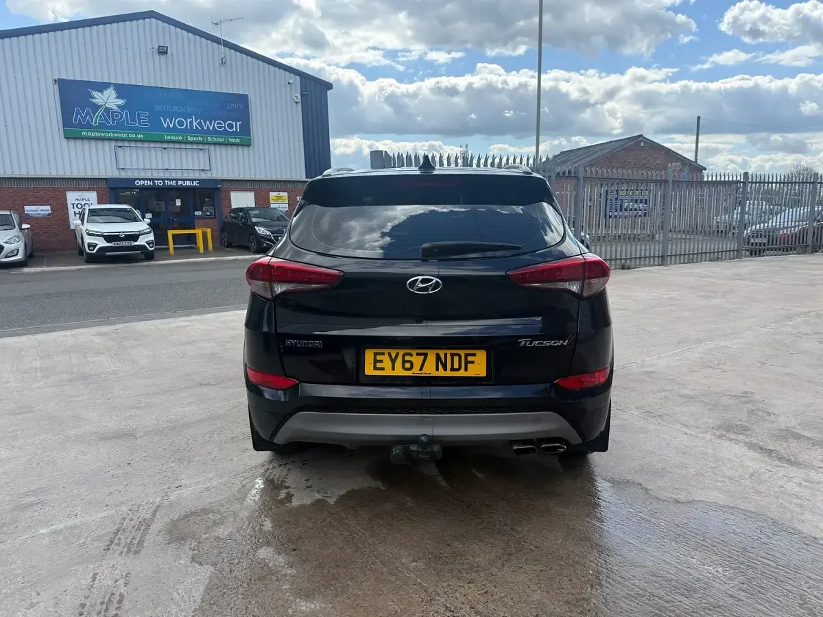 Usado Hyundai Tucson SE 136 CV (100 kW) 2017 Negro SUV