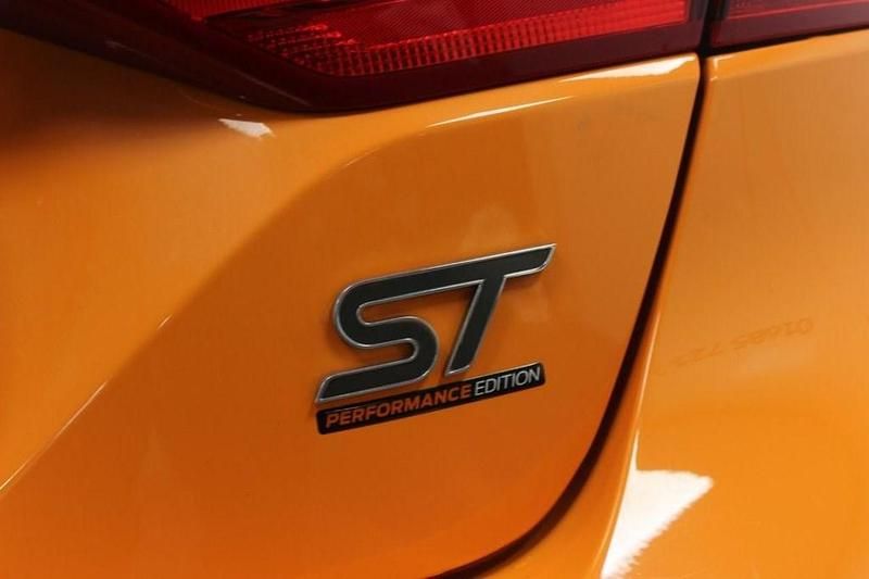 Used Ford Fiesta Performance Edition 200 HP (147 kW) 2020 Orange Hatchback