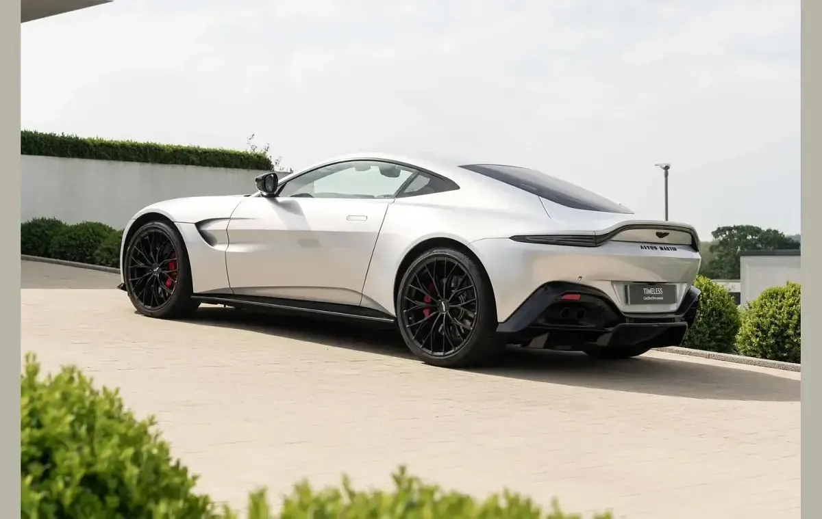Used Aston Martin Vantage 502 HP (369 kW) 2022 Silver Coupe