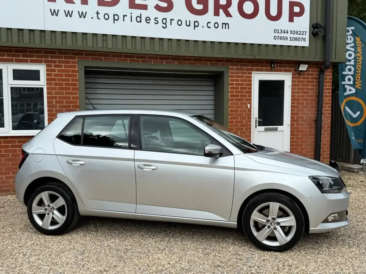 Usado Skoda Fabia SE L 110 HP (80 kW) 2016 Prateado Citadino