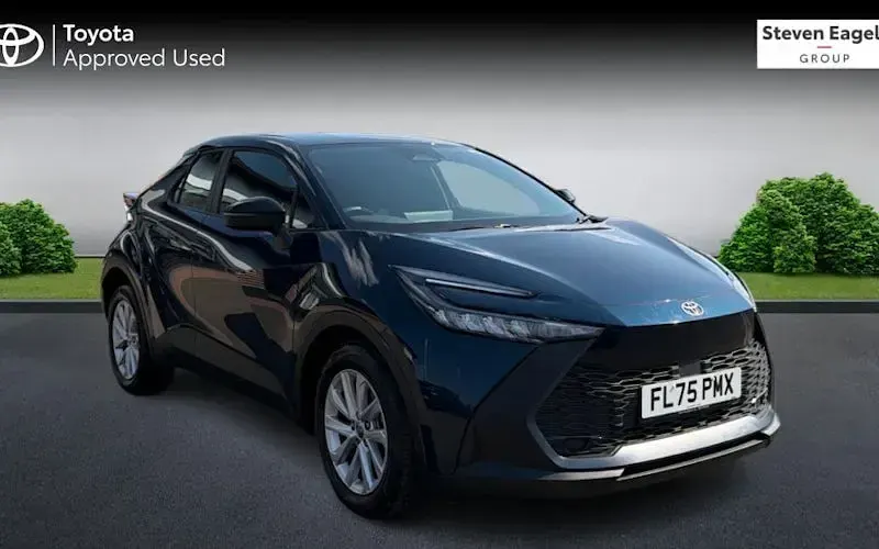 Used Toyota C-HR 140 HP (102 kW) 2025 SUV