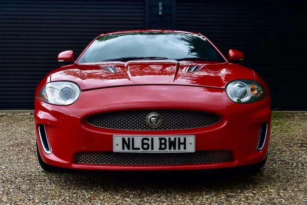 Używany Jaguar XKR 510 KM (375 kW) 2011 Czerwony Coupe