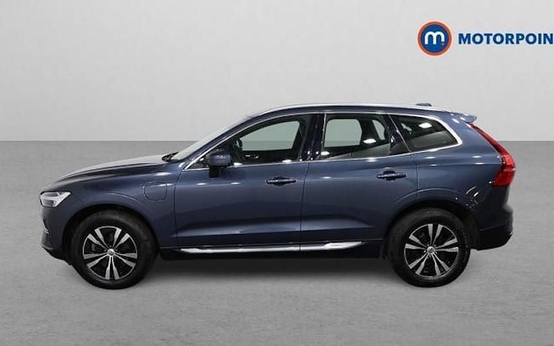 Used Volvo XC60 Core 349 HP (256 kW) 2022 Blue SUV