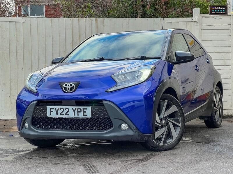 Usado Toyota Aygo X 72 HP (52 kW) 2022 Azul SUV