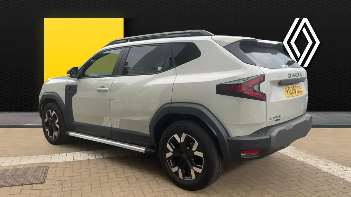 Used Dacia Duster Extreme 140 HP (102 kW) 2026 Cream Estate
