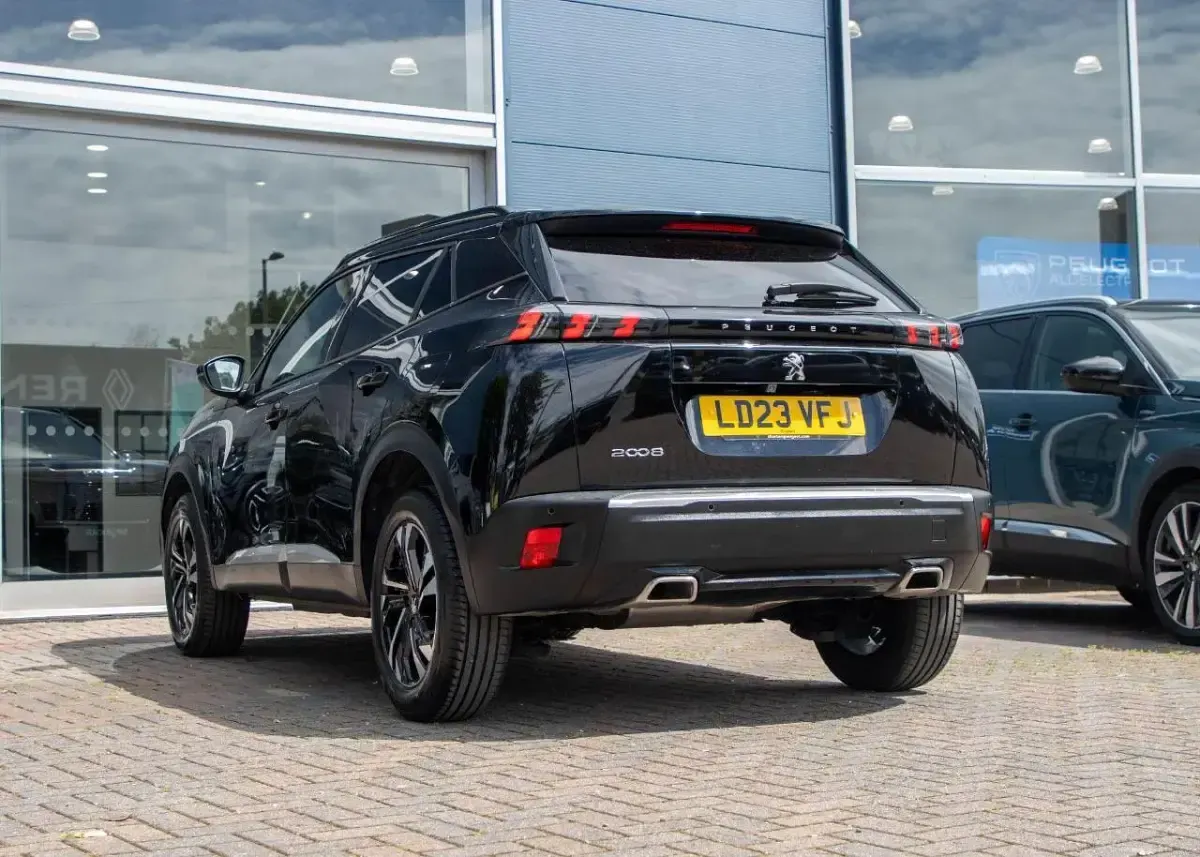 Used Peugeot 2008 Allure+ 129 HP (94 kW) 2023 Black SUV