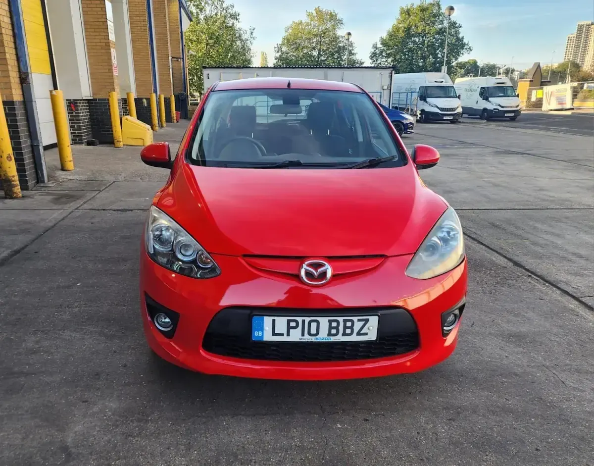 Used Mazda 2 Inclusive 101 HP (74 kW) 2010 Red Hatchback