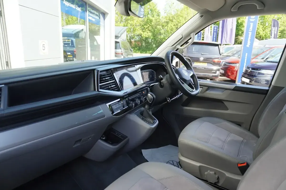 Used VW California California 204 HP (150 kW) 2024 Silver Van