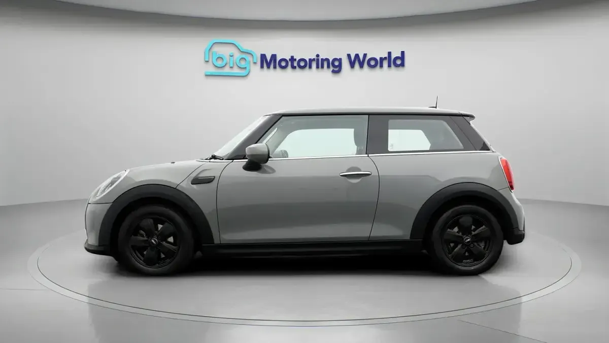 Used Mini ONE Classic 102 HP (75 kW) 2021 Grey Hatchback