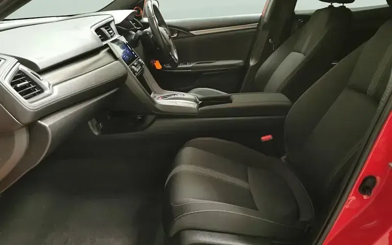 Käytetty Honda Civic SR 120 HP (88 kW) 2019 Punainen Viistoperä