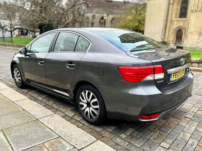 Used Toyota Avensis T2 126 HP (92 kW) 2013 Grey Sedan