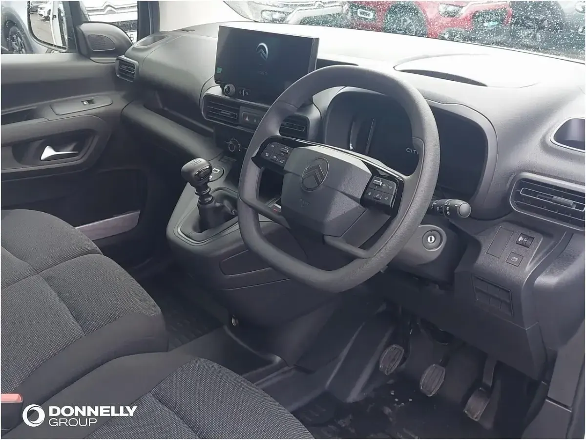 New Citroën Berlingo 101 HP (74 kW) 2026 White MPV