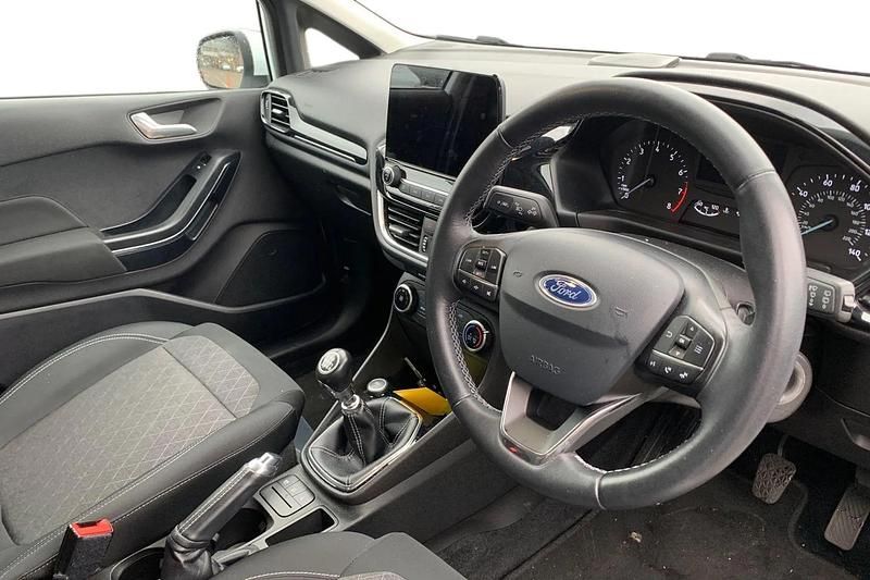 Used Ford Fiesta Active 125 HP (91 kW) 2018 White Hatchback