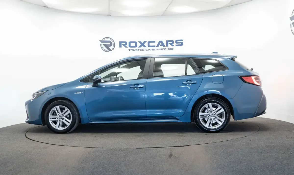 Used Toyota Corolla 122 HP (89 kW) 2021 Blue Estate