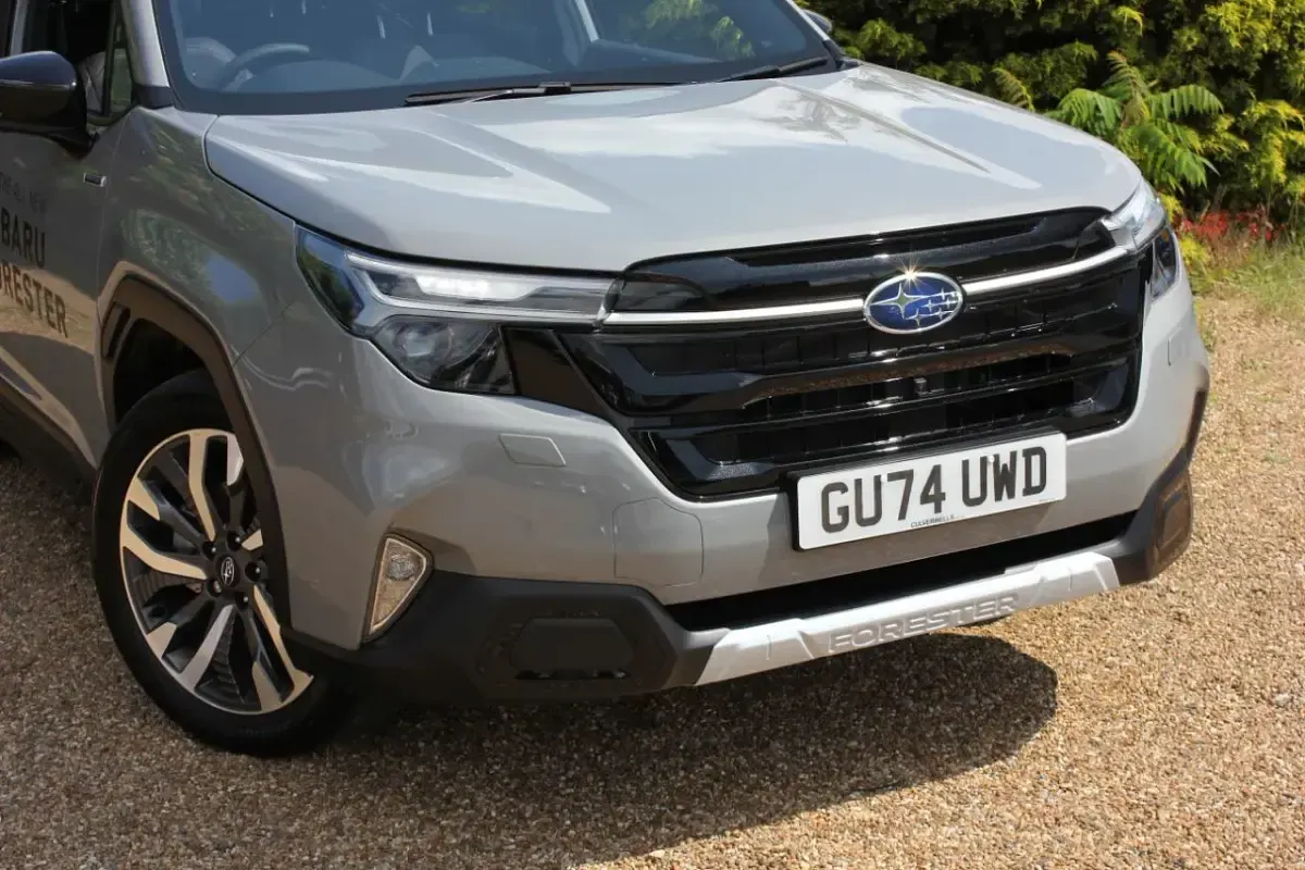 Begagnad Subaru Forester 2025 Silver SUV