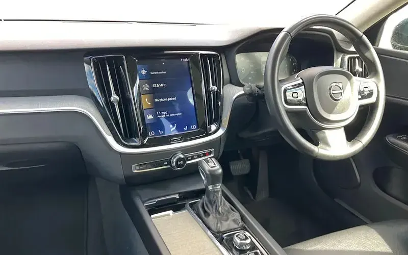 Used Volvo V60 Inscription 250 HP (183 kW) 2019 Grey Estate