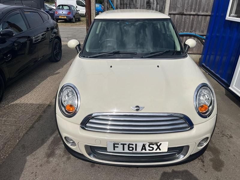 Used Mini Cooper Hatch 2011 White Hatchback
