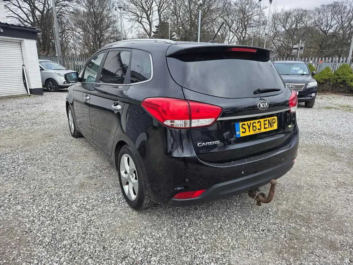 Used Kia Carens 133 HP (97 kW) 2013 Black MPV