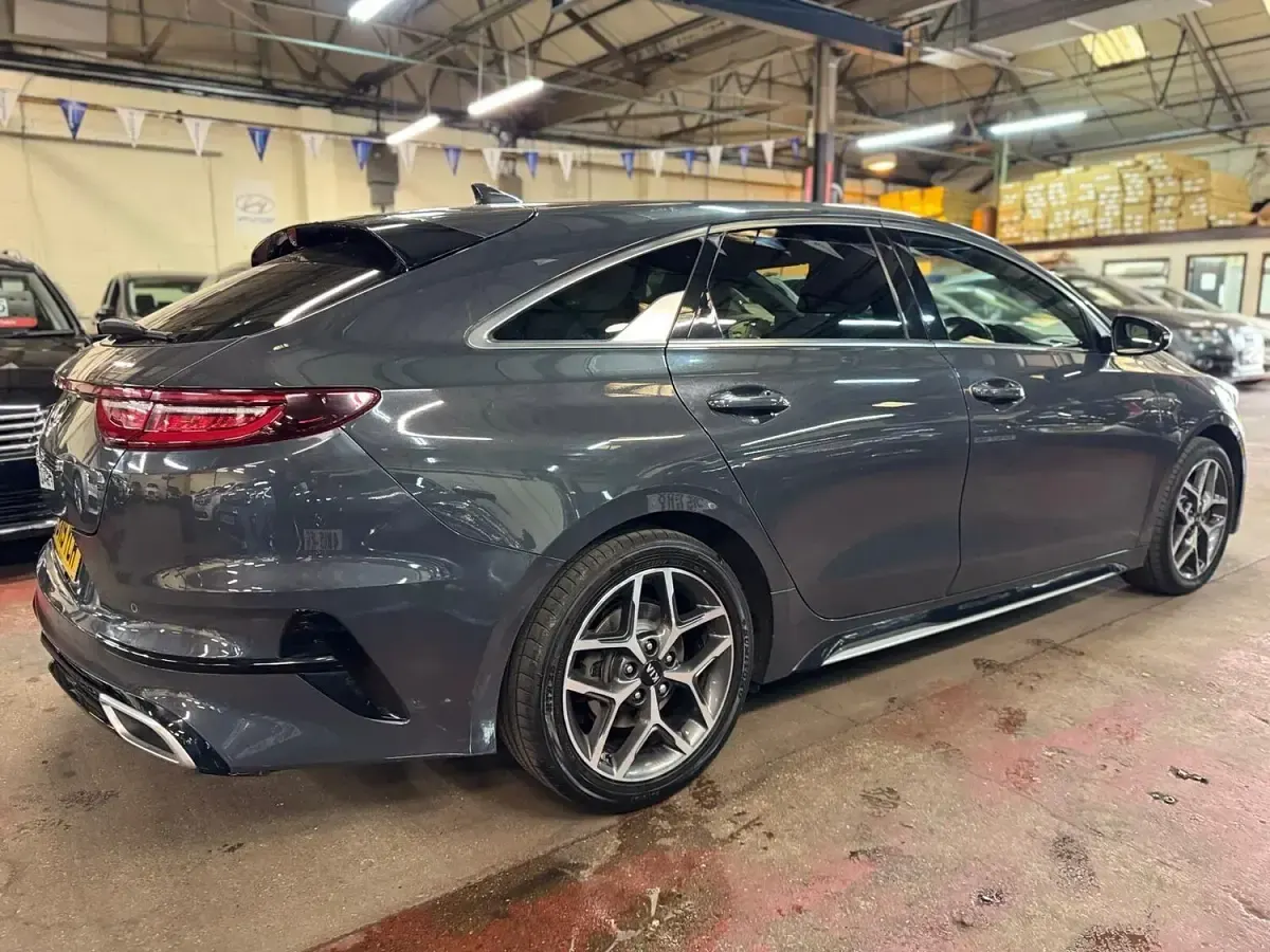 Used Kia ProCeed GT-Line 136 HP (100 kW) 2019 Grey Estate