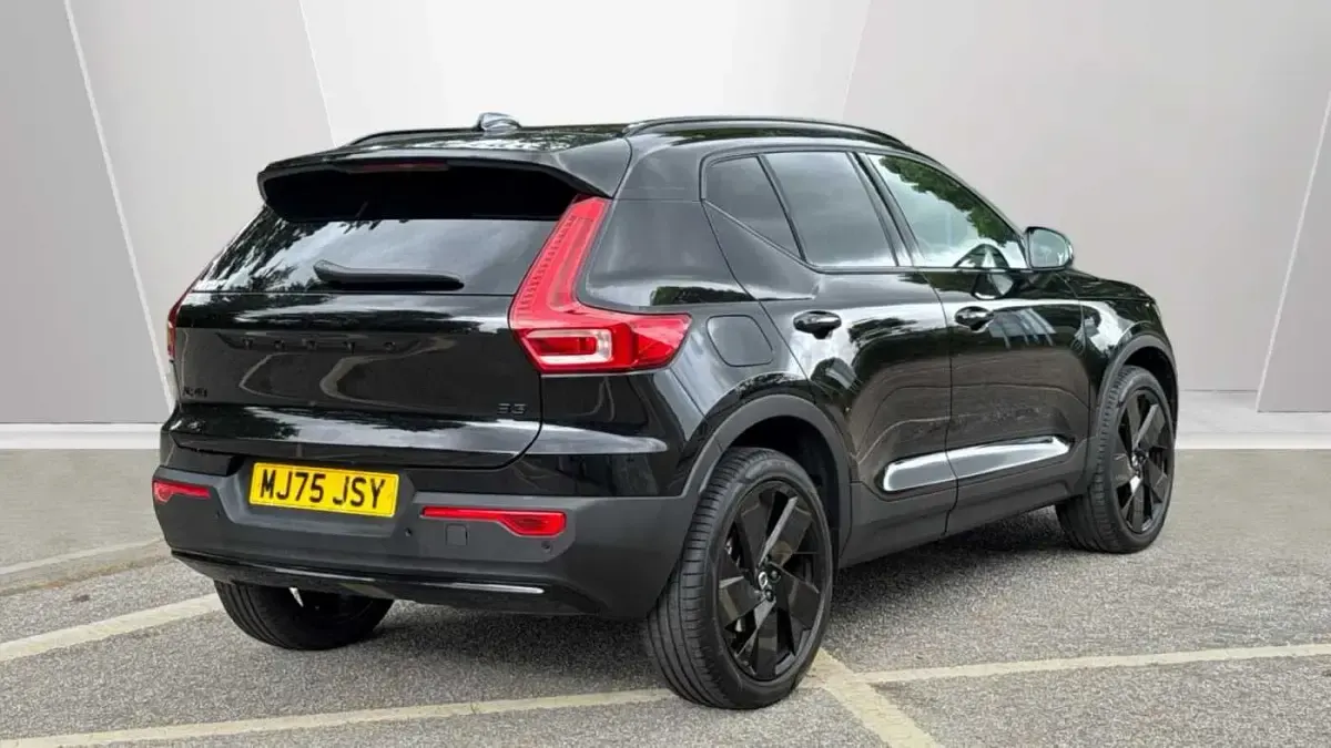 Used Volvo XC40 Plus 163 HP (119 kW) 2025 Black SUV
