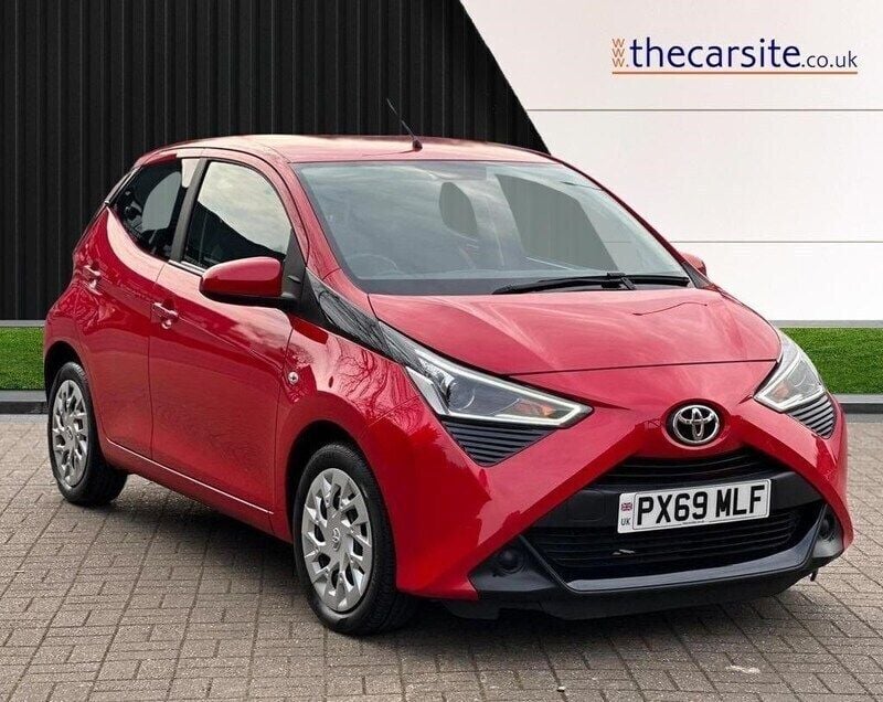 Red Used 2019 Toyota Aygo X-play Hatchback | £10,495 (Fair price) - Image 1/3