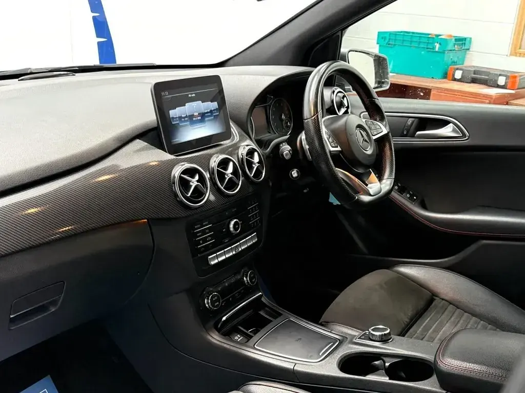 Used Mercedes B180 Executive 122 HP (89 kW) 2018 Grey Hatchback