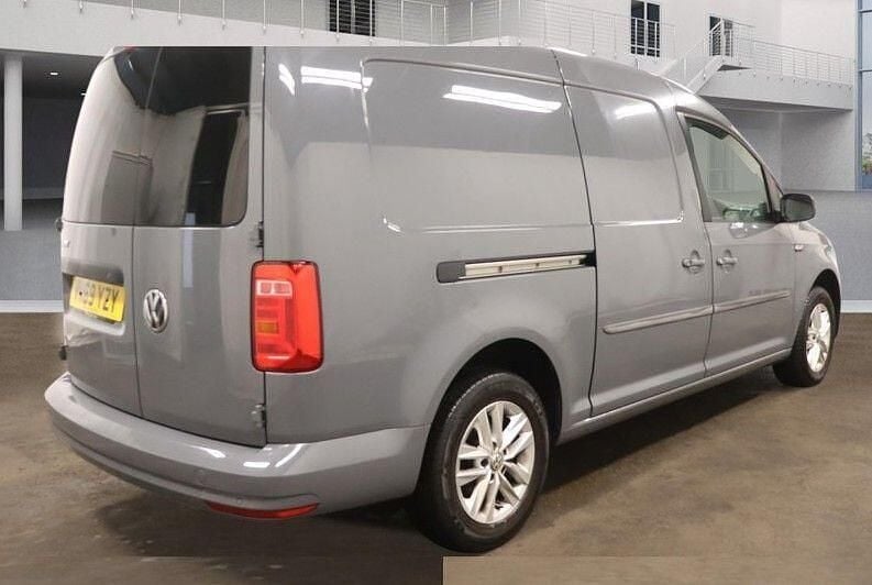 Used VW Caddy Maxi Highline 102 HP (75 kW) 2019 Grey MPV