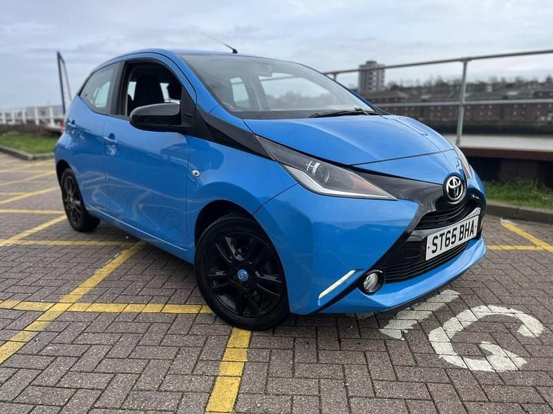 Used Toyota Aygo X-cite 69 HP (50 kW) 2015 Blue Hatchback
