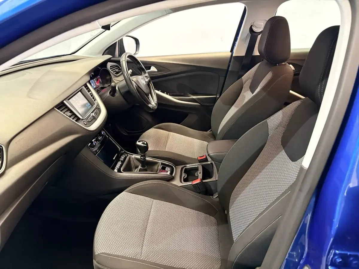 Used Vauxhall Grandland X S 130 HP (95 kW) 2020 Blue SUV