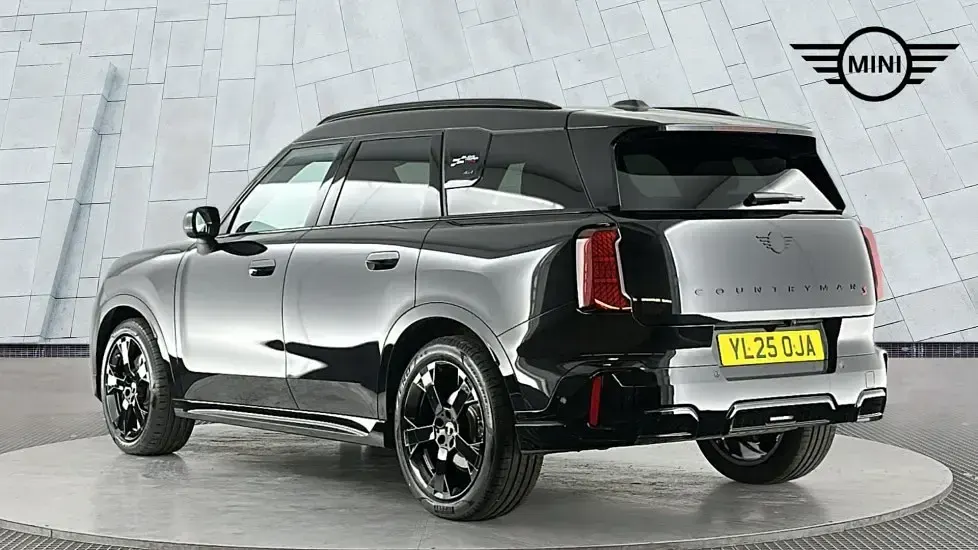 Used Mini Countryman 215 HP (158 kW) 2025 Black SUV