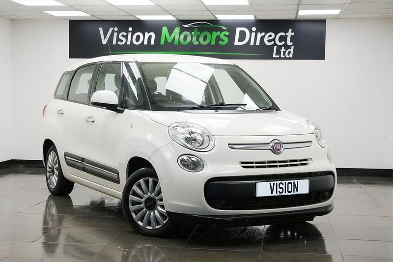 Used Fiat 500L Pop Star 95 HP (69 kW) 2015 White MPV