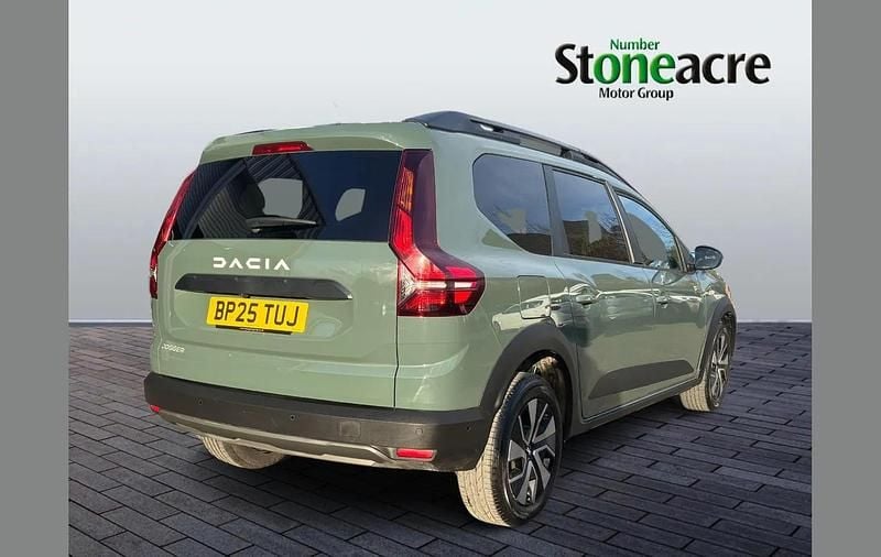 Used Dacia Jogger Expression 108 HP (79 kW) 2025 Green MPV
