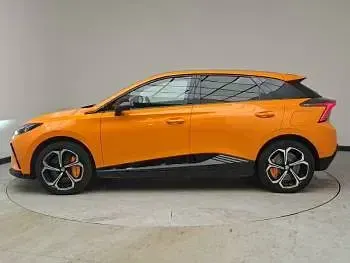 Used MG MG4 EV 319 kW (435 HP) 2025 Orange Hatchback