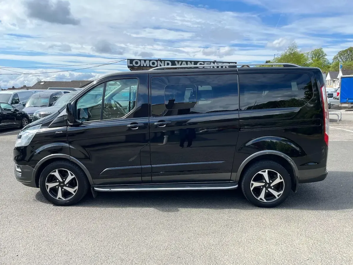 Used Ford Tourneo Active 130 HP (95 kW) 2022 Black MPV
