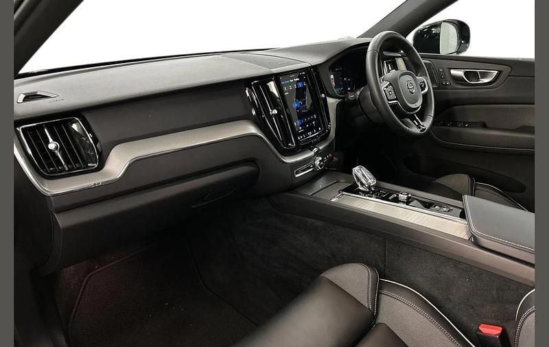 Used Volvo XC60 Plus 194 HP (142 kW) 2023 Grey SUV