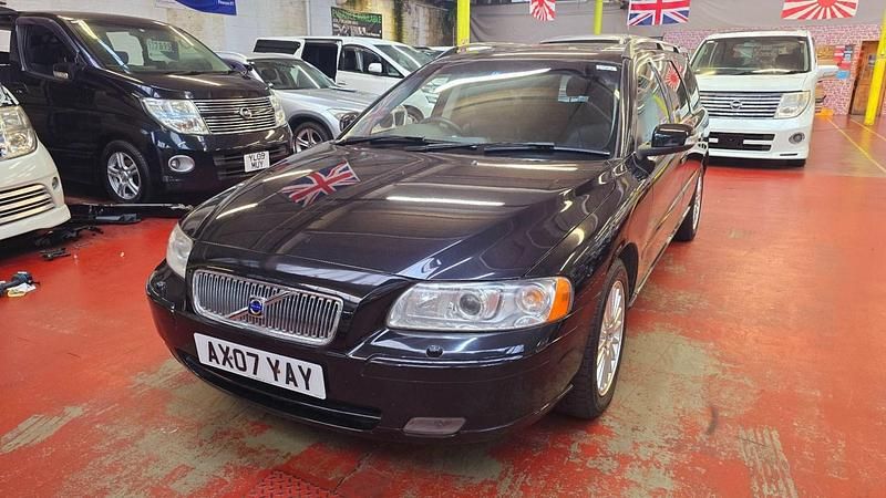 Black Used 2022 Volvo V70 SE Estate | £6,995 - Image 1/4