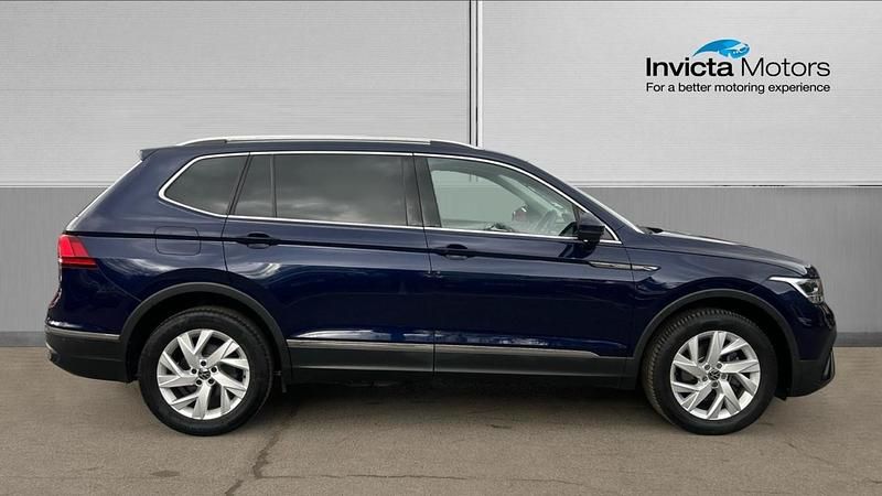 Used VW Tiguan Life 150 HP (110 kW) 2023 Blue SUV