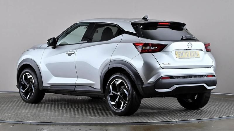 Used Nissan Juke N-Connecta 114 HP (83 kW) 2023 Silver SUV