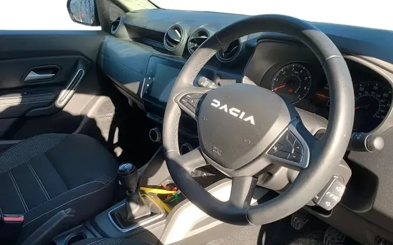 Begagnad Dacia Duster Journey 130 HK (95 kW) 2023 Grå SUV