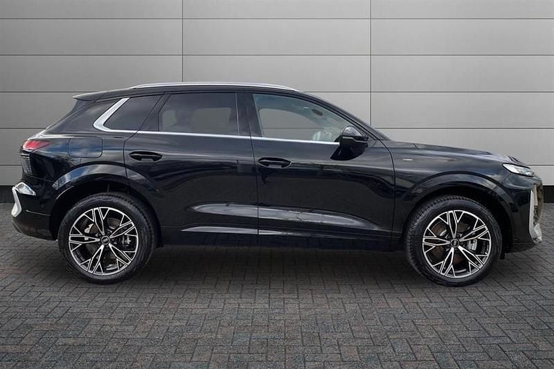 New Audi Q3 S-Line 272 HP (200 kW) 2025 Mythos black SUV