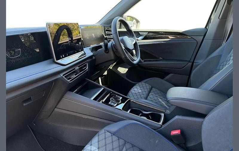 Used VW Tiguan R-line 147 HP (108 kW) 2025 Grey SUV