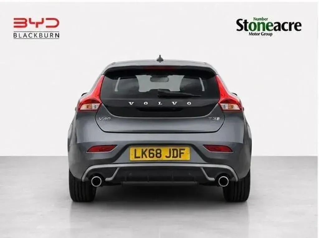 Used Volvo V40 R-Design Pro 152 HP (111 kW) 2018 Grey Hatchback