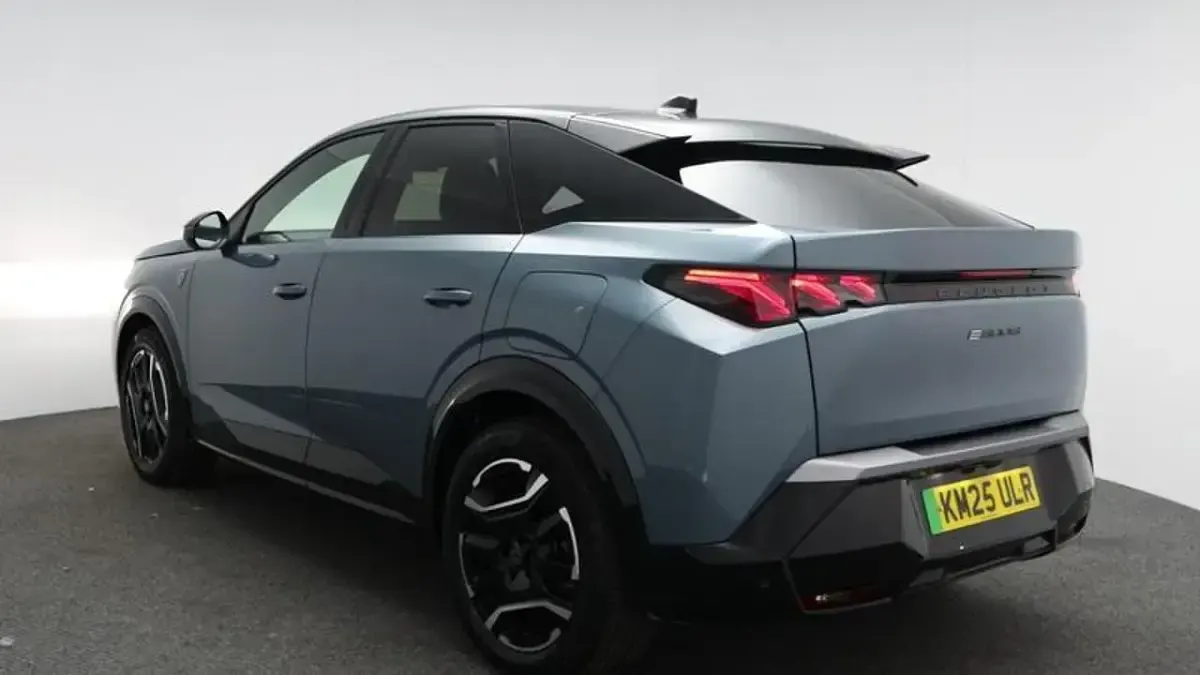 Used Peugeot e-3008 GTi 152 kW (207 HP) 2025 Ingaro blue SUV