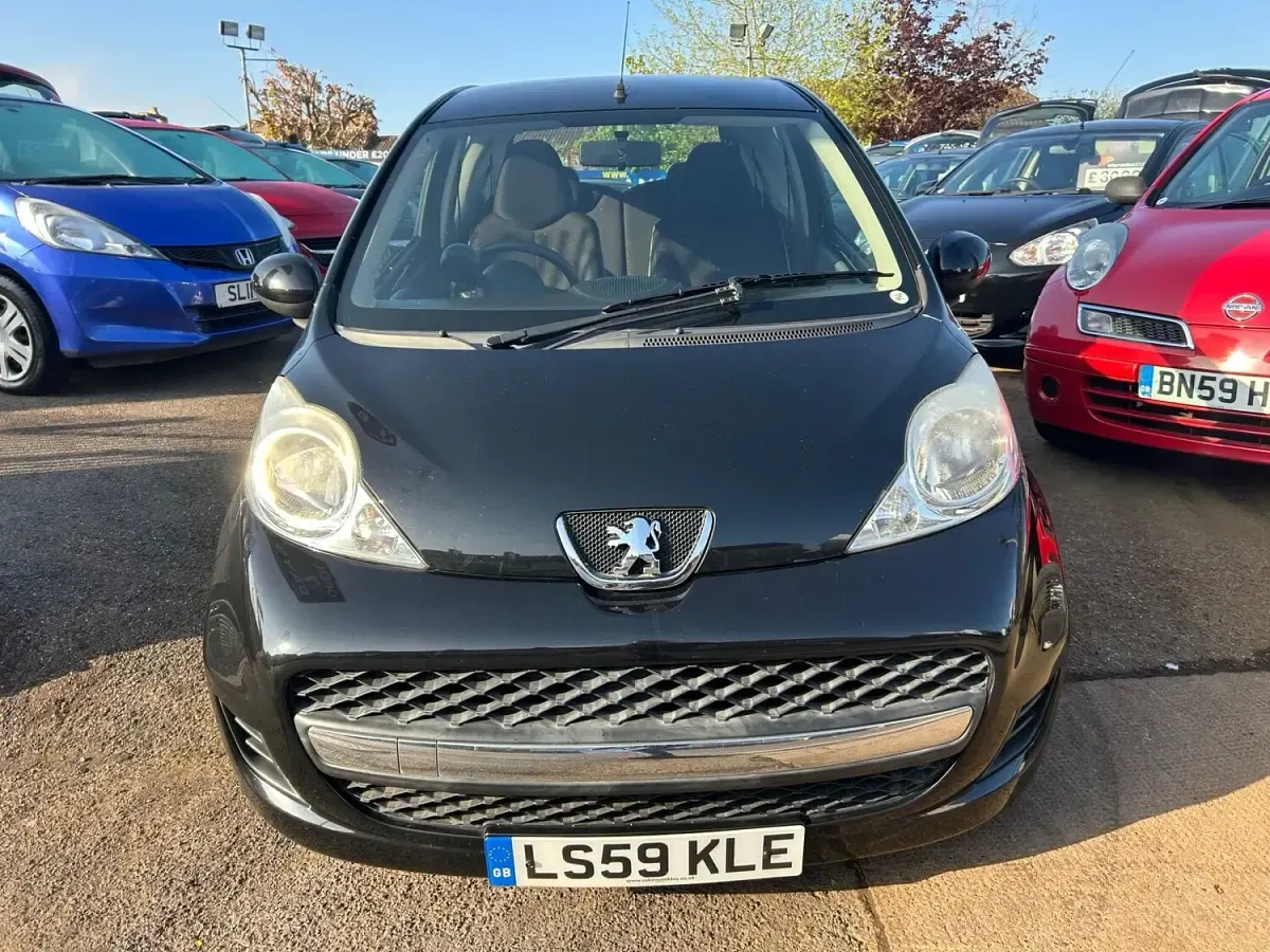 Used Peugeot 107 68 HP (50 kW) 2009 Black Hatchback