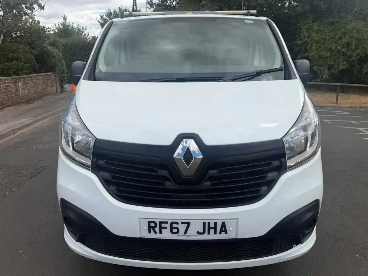 Used Renault Trafic Business 2018 White MPV