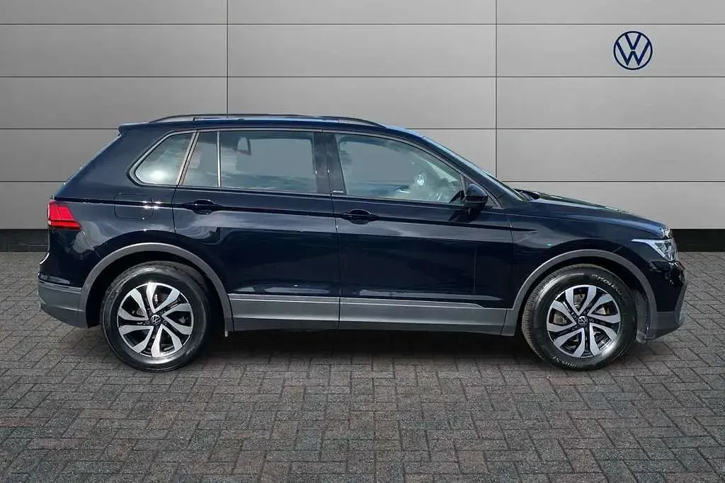 Used VW Tiguan Active 150 HP (110 kW) 2022 Black SUV