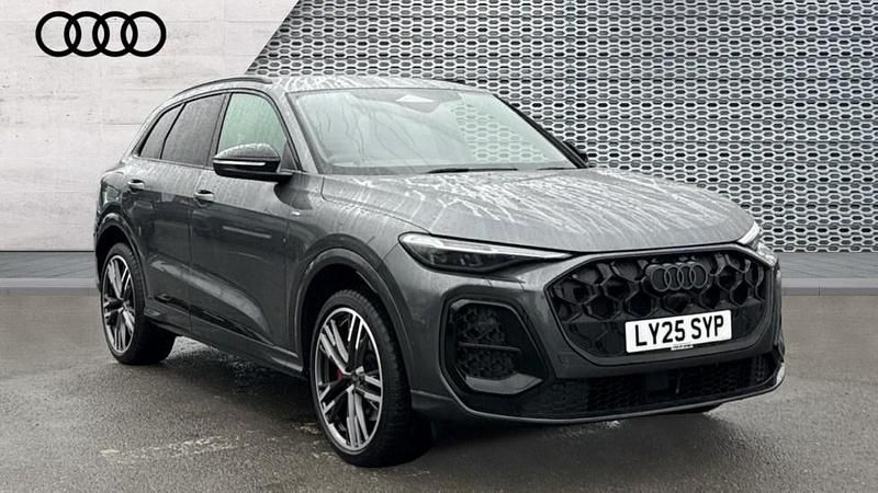 Grey Used 2025 Audi Q5 Advanced SUV | £51,996 (Expensive) - Image 1/4